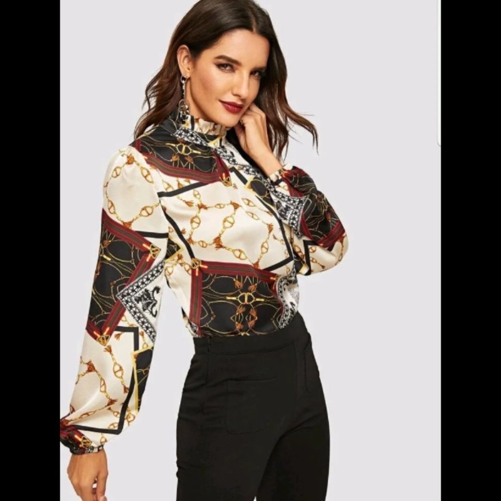 Stunning Blouse - Picture 2 of 4
